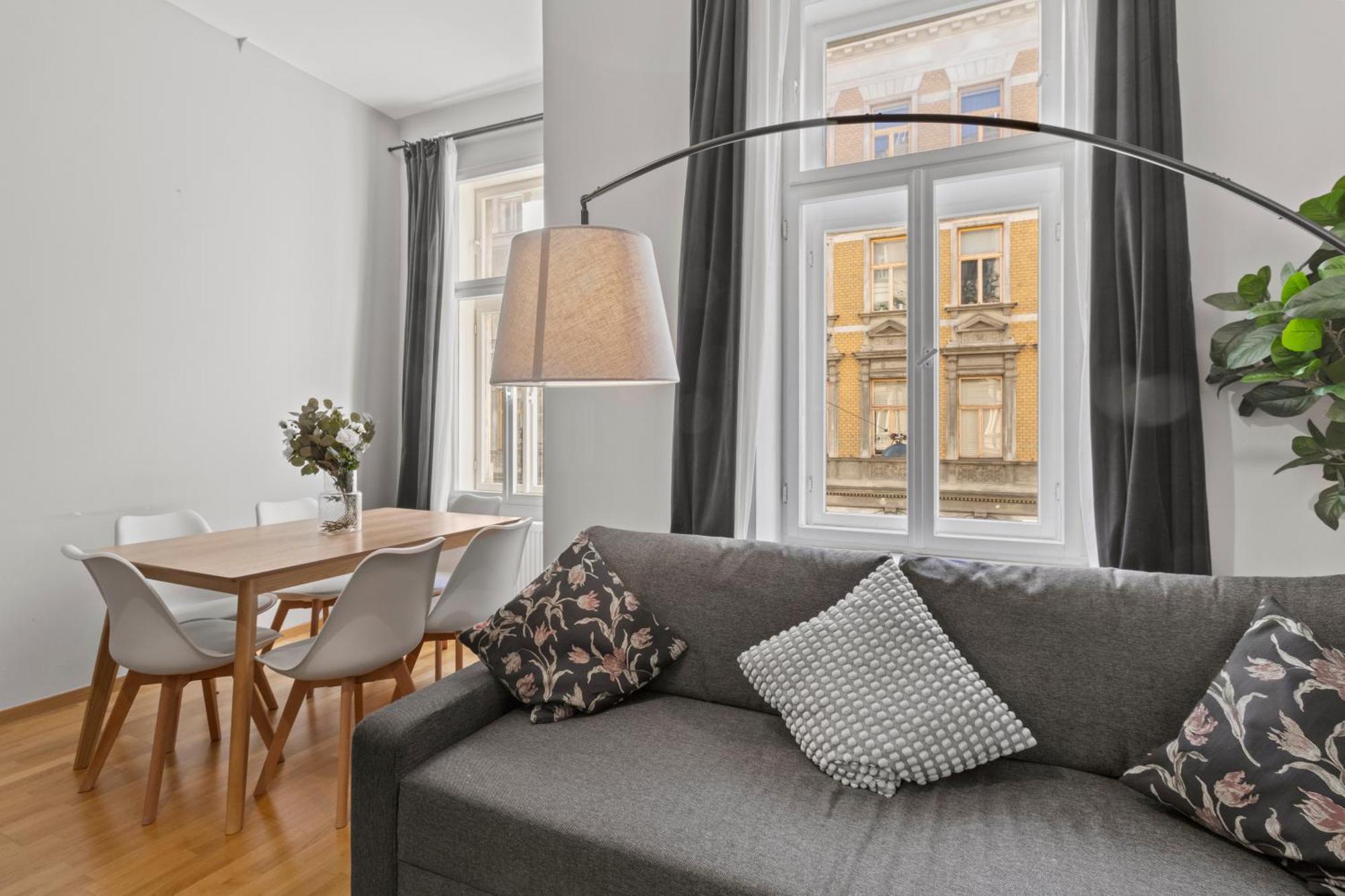 Three Bedrooms - 80 M2 - 2 Min To U4 Meidlinger Hauptstrasse * Vienna
